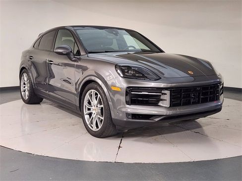 Used 2024 Porsche Cayenne Coupe image 7