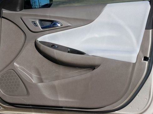 Used 2022 Chevrolet Malibu LT image 13