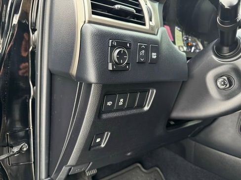 Used 2019 Lexus GX 460 image 16