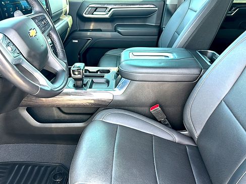 Used 2022 Chevrolet Silverado 1500 LTZ w/ LTZ Premium Package image 13