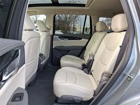 Used 2024 Cadillac XT6 Premium Luxury w/ Technology Package image 10