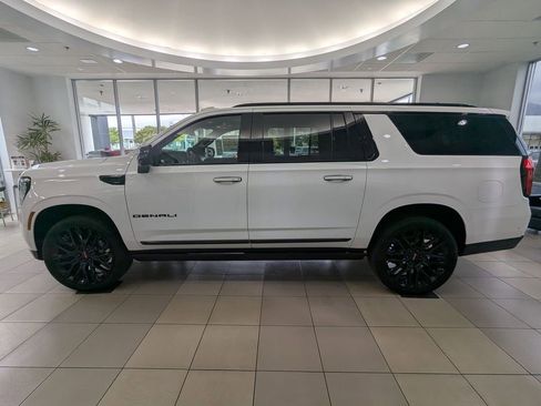 New 2026 GMC Yukon XL Denali w/ Sun & Power Step Package image 8