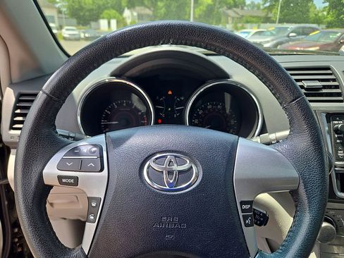 Used 2013 Toyota Highlander SE AWD/4WD image 20