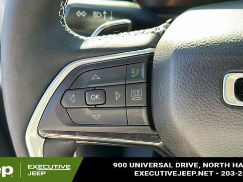 Used 2023 Jeep Grand Cherokee Altitude image 13