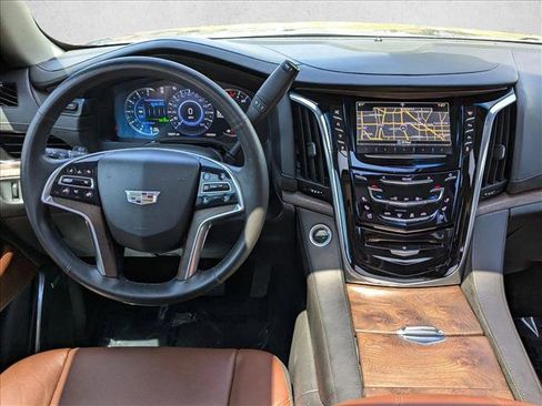Used 2016 Cadillac Escalade ESV Premium AWD/4WD image 18