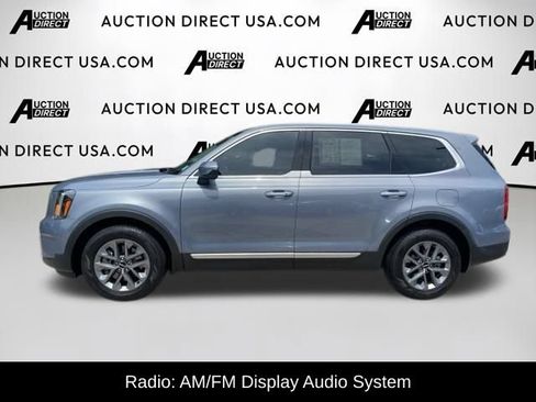 Used 2024 Kia Telluride LX FWD image 3