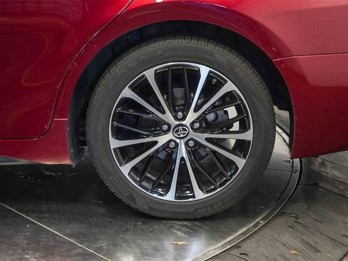 Used 2018 Toyota Camry SE image 10