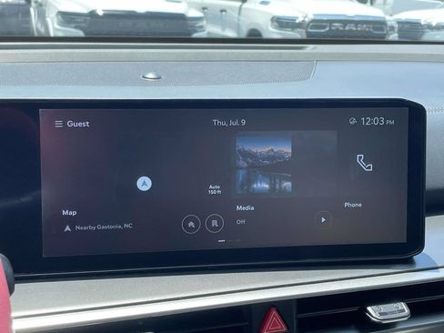 Used 2025 Kia Sorento S w/ Panoramic Sunroof Package FWD image 37