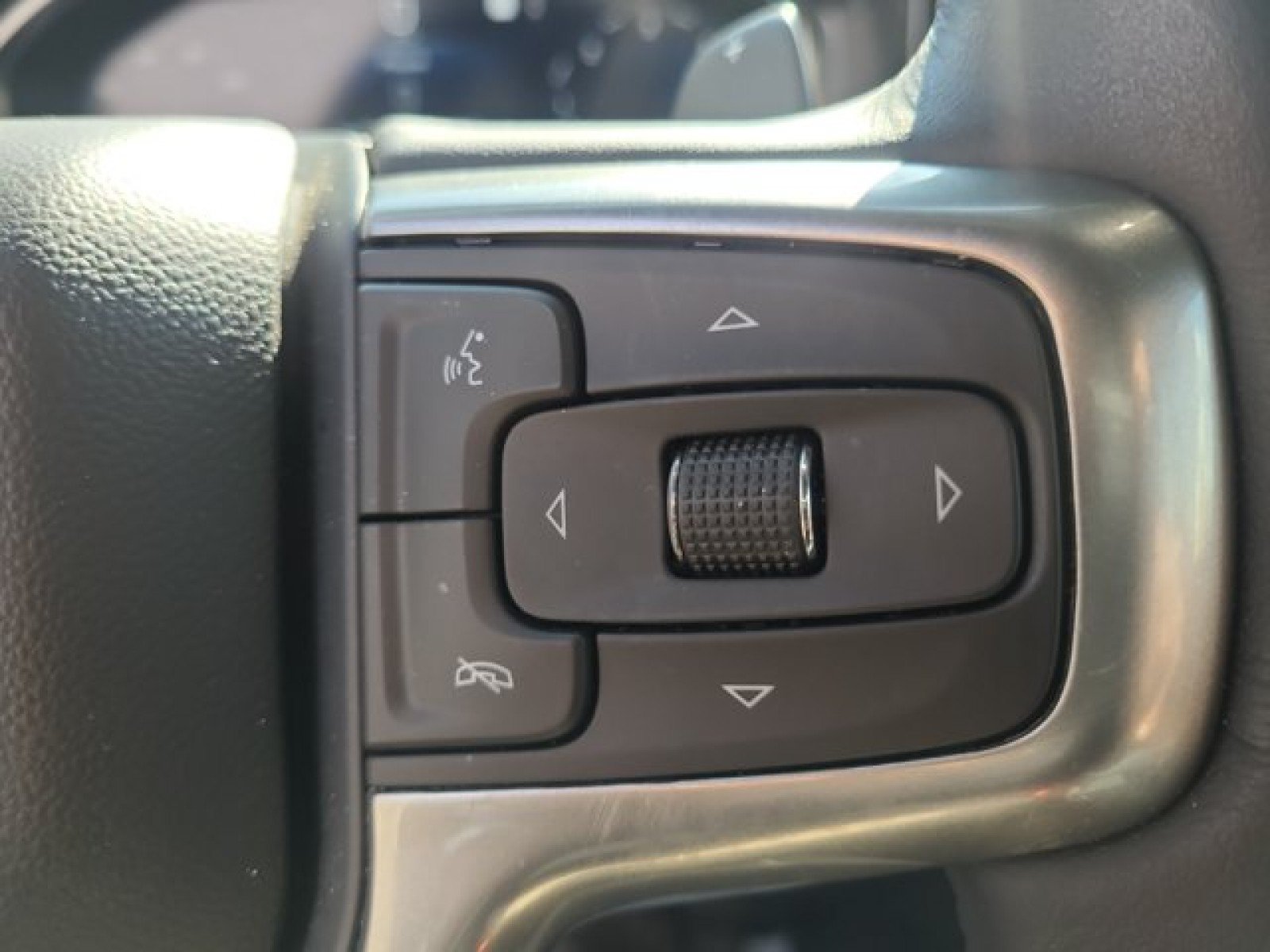 Used 2022 Chevrolet Silverado 1500 RST AWD/4WD image 28