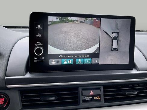Used 2025 Honda Pilot Elite image 30