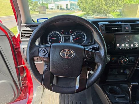 Used 2017 Toyota 4Runner TRD Pro AWD/4WD image 16