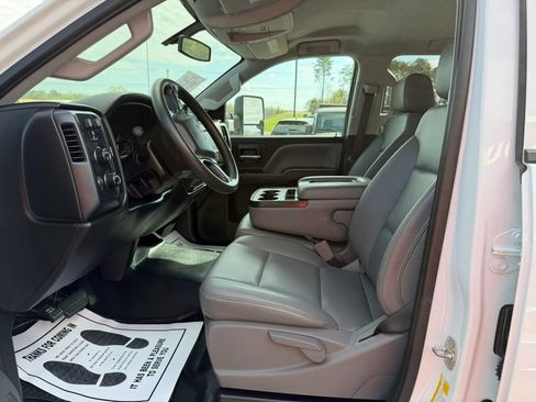 Used 2019 Chevrolet Silverado 2500 W/T image 5