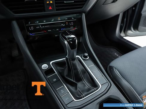 Used 2025 Volkswagen Jetta SE w/ Sunroof Package FWD image 61