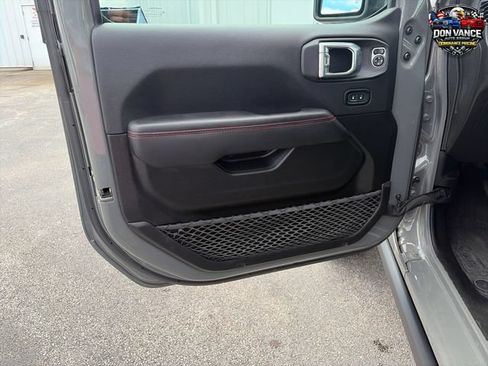 Used 2023 Jeep Gladiator Rubicon w/ Cold Weather Group AWD/4WD image 10