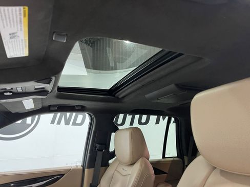Used 2019 Cadillac Escalade Platinum AWD/4WD image 14