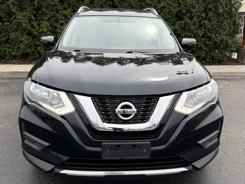 Used 2017 Nissan Rogue SV image 1