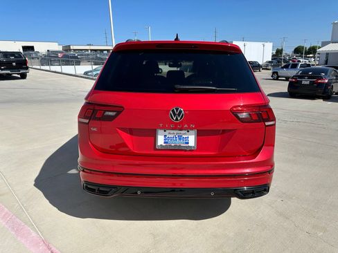 Used 2024 Volkswagen Tiguan SE R-Line FWD image 6