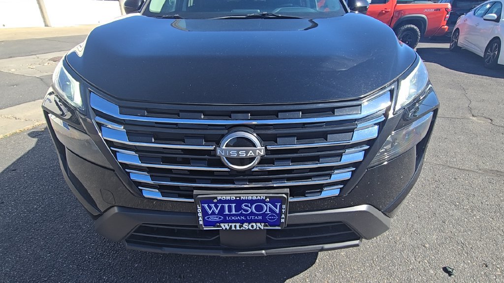 Used 2025 Nissan Rogue SV AWD/4WD image 30
