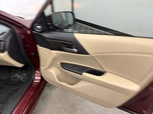 Used 2014 Honda Accord EX-L image 16