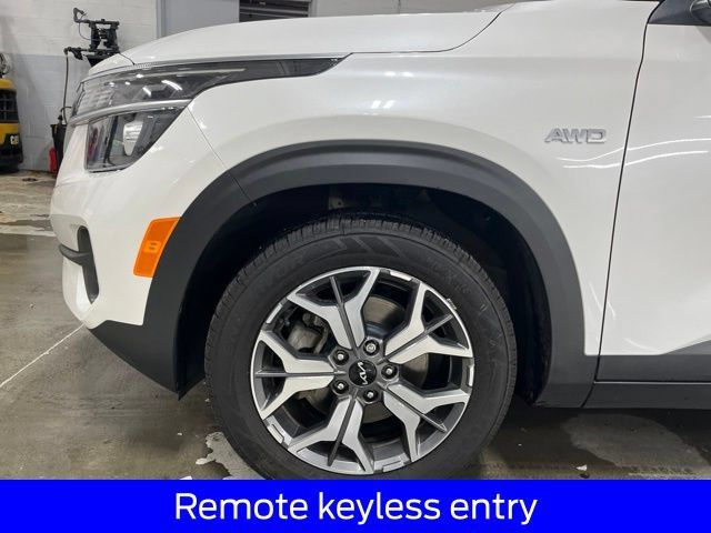 Used 2022 Kia Seltos EX AWD/4WD image 12