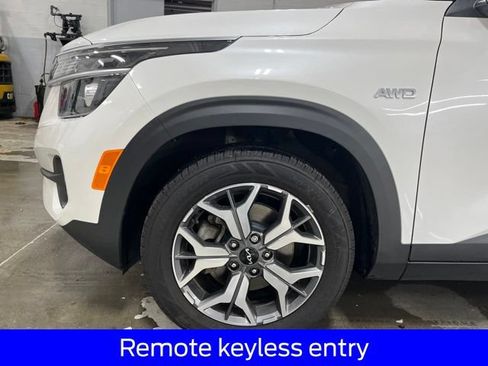 Used 2022 Kia Seltos EX AWD/4WD image 12