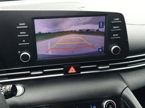 Used 2021 Hyundai Elantra SEL FWD image 22