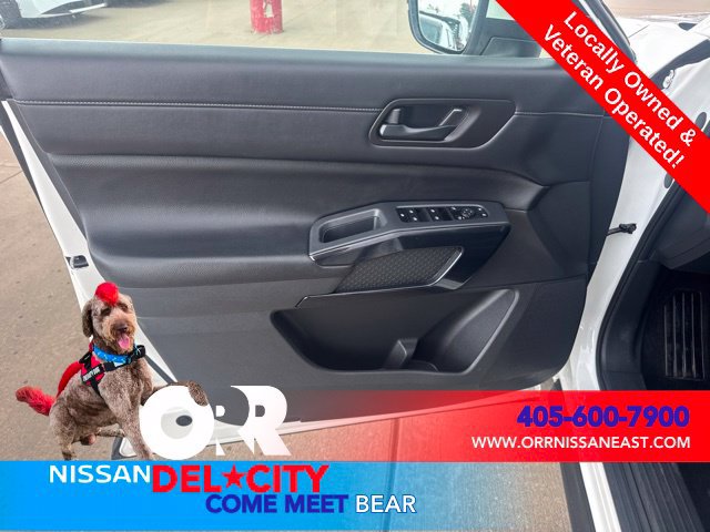 Used 2024 Nissan Pathfinder SV FWD image 14