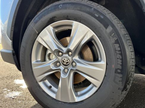 Used 2025 Toyota RAV4 LE image 29