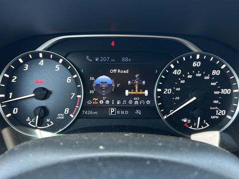 Used 2025 Nissan Frontier SV w/ SV Convenience Package RWD image 28