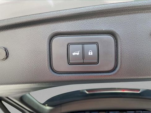 New 2026 Nissan Pathfinder Platinum FWD image 17