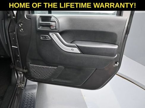 Used 2017 Jeep Wrangler Unlimited Sahara w/ Max Tow Package AWD/4WD image 40