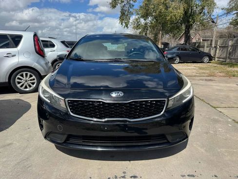 Used 2017 Kia Forte LX FWD image 3