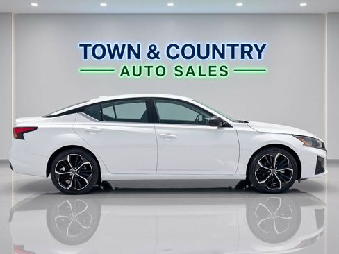 Used 2024 Nissan Altima 2.5 SR FWD image 25