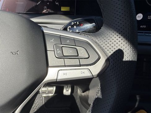 New 2026 Volkswagen Tiguan SE R-Line image 15