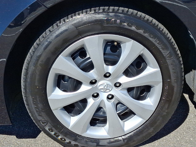 Used 2024 Toyota Corolla LE FWD image 8