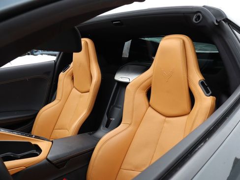 Used 2021 Chevrolet Corvette Stingray Preferred Cpe w/ Engine Appearance Package image 11