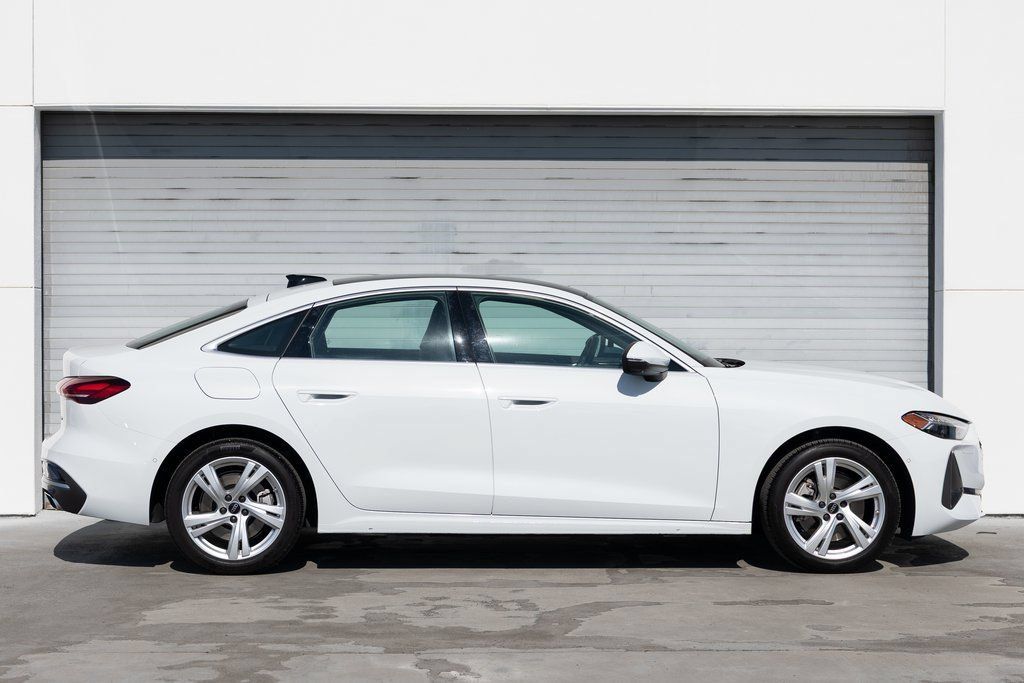 Used 2025 Audi A5 2.0T Premium Plus w/ Premium Plus AWD/4WD image 5