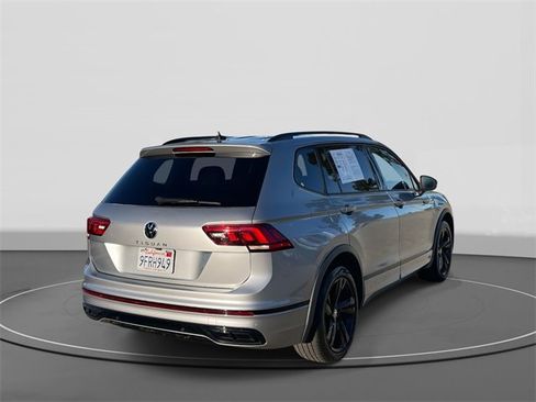 Used 2023 Volkswagen Tiguan SE R-Line image 4