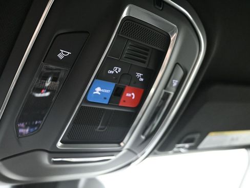 New 2025 Jeep Grand Cherokee L Laredo image 24