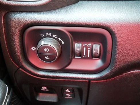 Used 2022 RAM 1500 Laramie AWD/4WD image 25