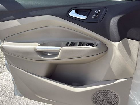 Used 2016 Ford C-MAX SE FWD image 43