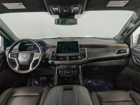 Used 2023 Chevrolet Suburban Premier image 28