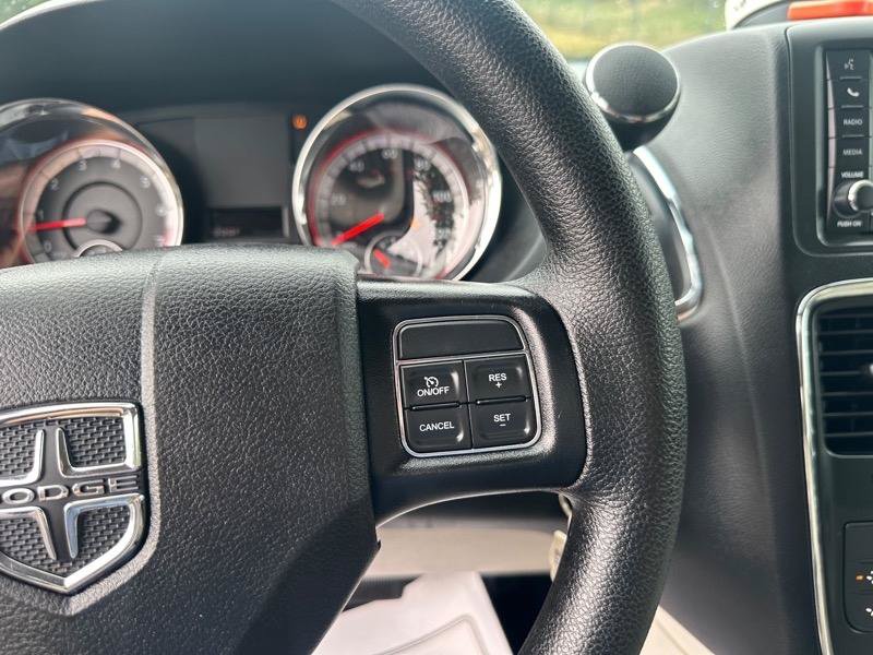 Used 2019 Dodge Grand Caravan SE FWD image 28