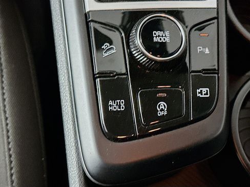 Used 2025 Kia Sportage LX image 24