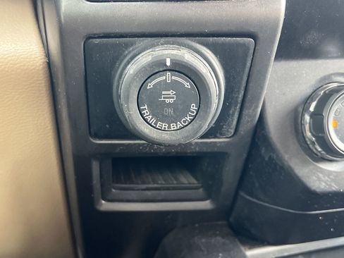 Used 2019 Ford F150 XLT w/ Equipment Group 302A Luxury image 9