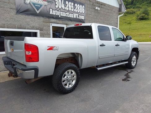 Used 2014 Chevrolet Silverado 2500 LT w/ Suspension Package, Off-Road AWD/4WD image 3