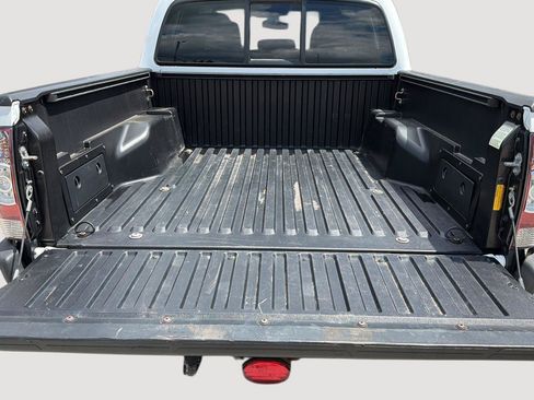 Used 2015 Toyota Tacoma 4x4 Double Cab w/ Convenience Package image 17