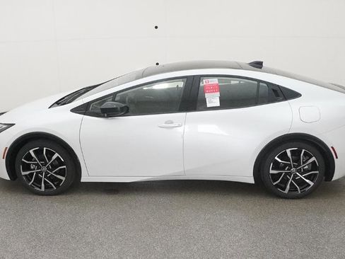 New 2026 Toyota Prius Plug-In Hybrid image 9