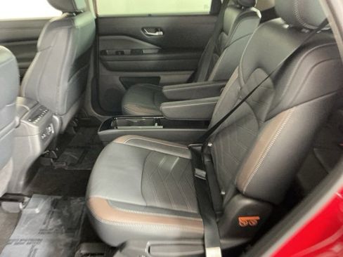 Used 2023 Nissan Pathfinder Platinum image 29