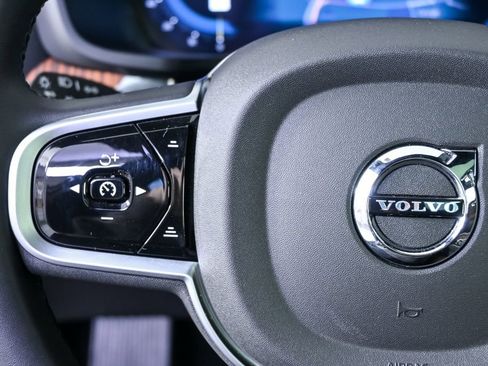 Certified 2025 Volvo V60 B5 Cross Country Plus image 11